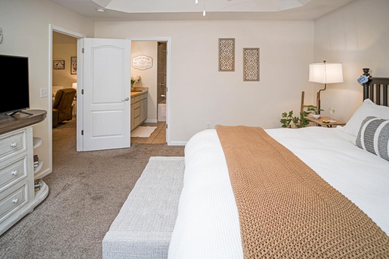 Luxe Quiet Townhouse W/Parking/Pool/By Dollywood Villa Pigeon Forge Kültér fotó